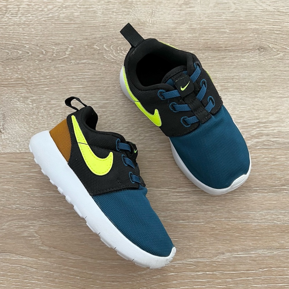 Nike Roshe Shoes